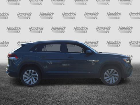 Used 2022 Volkswagen Atlas Cross Sport SE image 11
