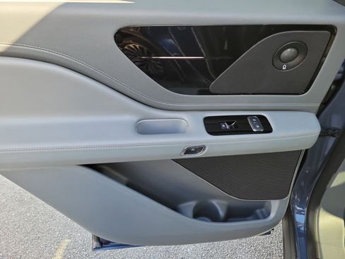 Certified 2021 Lincoln Aviator Reserve w/ Equipment Group 201A RWD image 8