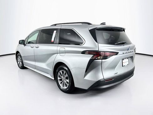 Certified 2024 Toyota Sienna XLE FWD image 12