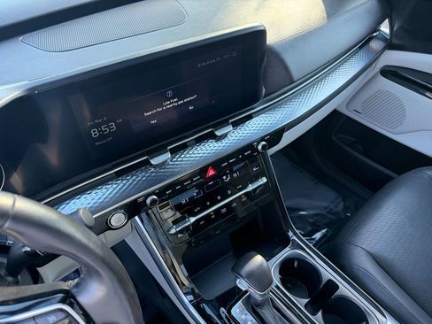 Used 2024 Kia Carnival SX Prestige image 20