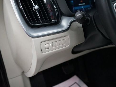 Used 2022 Volvo XC60 T8 Inscription Expression image 32