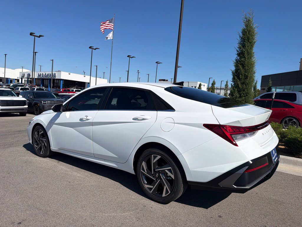 New 2026 Hyundai Elantra Limited FWD image 5