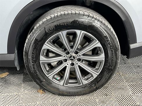 Used 2025 Mercedes-Benz GLC 300 4MATIC image 30