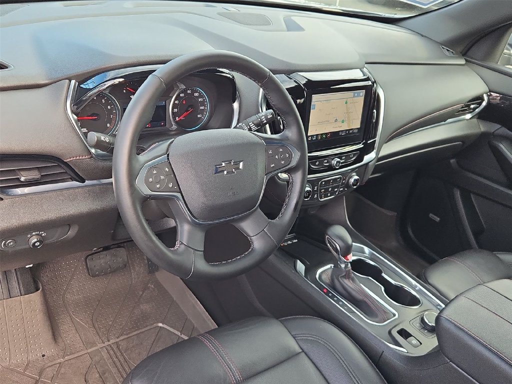 Certified 2024 Chevrolet Traverse RS FWD image 2