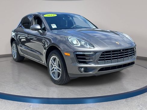 Used 2018 Porsche Macan AWD/4WD image 4