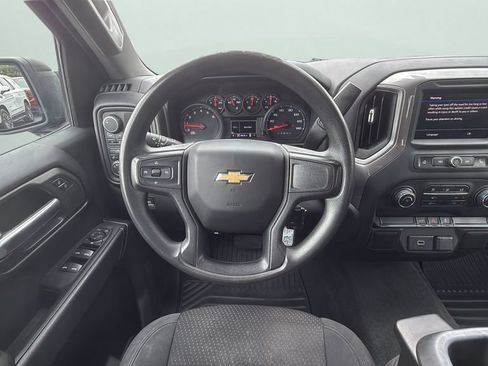 Used 2020 Chevrolet Silverado 1500 Custom w/ Custom Value Package AWD/4WD image 18