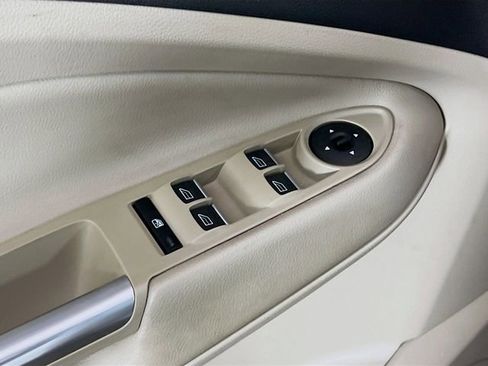 Used 2018 Ford Escape Titanium image 19