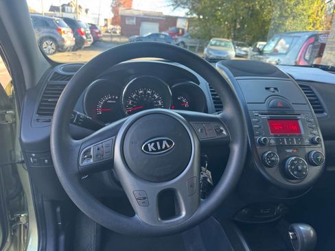 Used 2011 Kia Soul + w/ Audio Pkg image 11