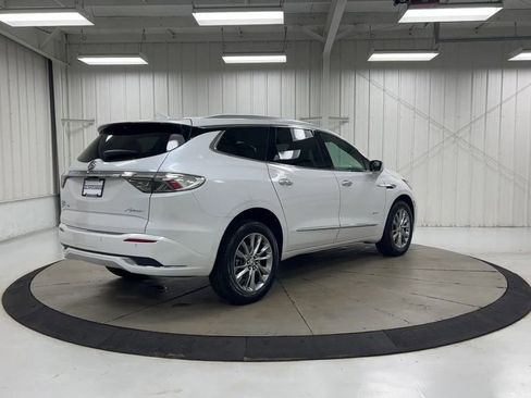 Used 2023 Buick Enclave Avenir image 8