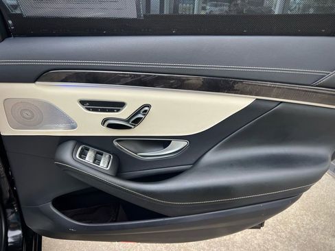 Used 2018 Mercedes-Benz S 560 Sedan image 32