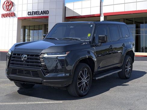 Used 2024 Lexus GX 550 w/ Cold Area Package image 4