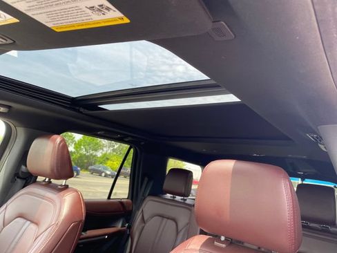 Used 2023 Ford Expedition Limited AWD/4WD image 15