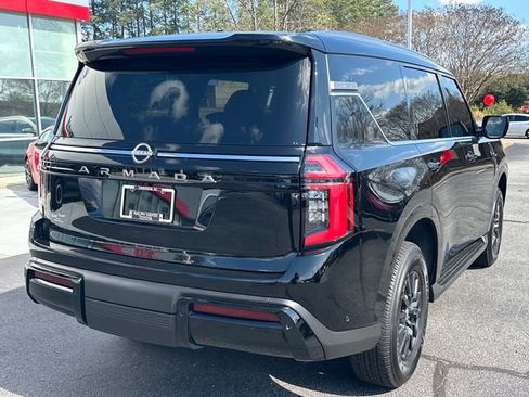 Used 2025 Nissan Armada SV image 3