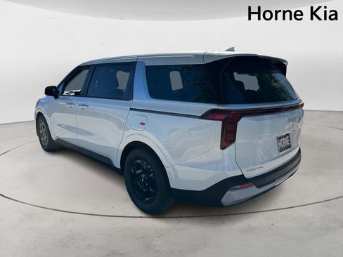 New 2026 Kia Carnival LX image 5