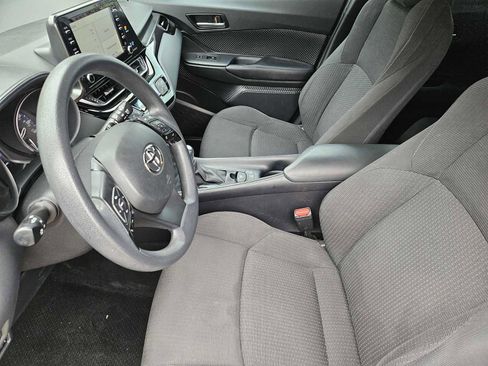 Used 2019 Toyota C-HR LE FWD image 12