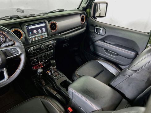 Used 2023 Jeep Gladiator Mojave AWD/4WD image 22