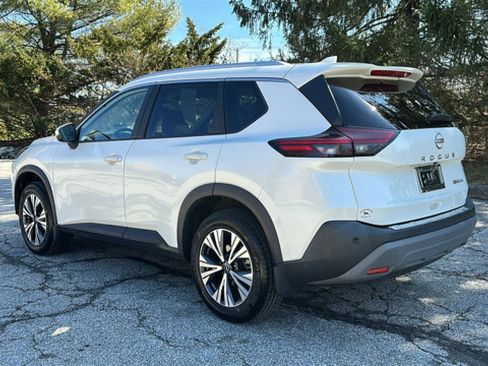 Used 2022 Nissan Rogue SV w/ SV Premium Package image 7