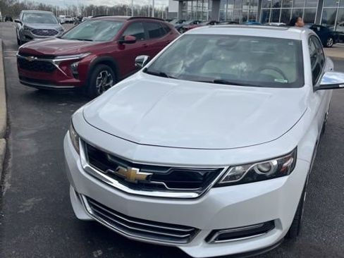 Used 2018 Chevrolet Impala Premier w/ Premier Confidence Package image 16