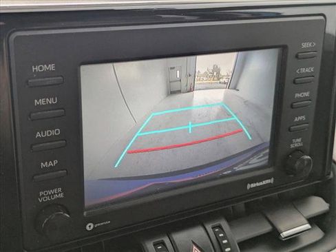 Used 2020 Toyota RAV4 XLE Premium image 15