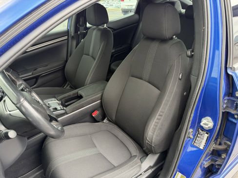 Used 2018 Honda Civic Sport image 12