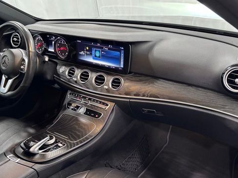 Used 2019 Mercedes-Benz E 300 4MATIC image 17