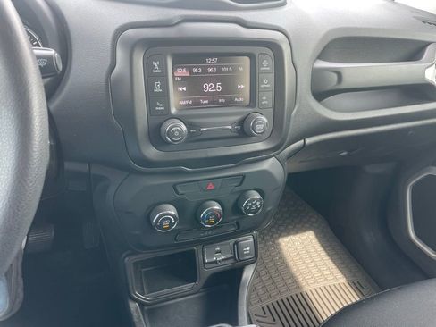 Used 2020 Jeep Renegade Sport w/ Sport Appearance Group FWD image 9