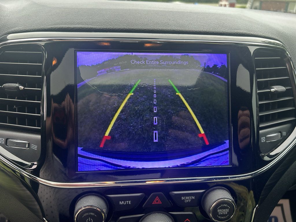 Used 2019 Jeep Grand Cherokee Altitude AWD/4WD image 24