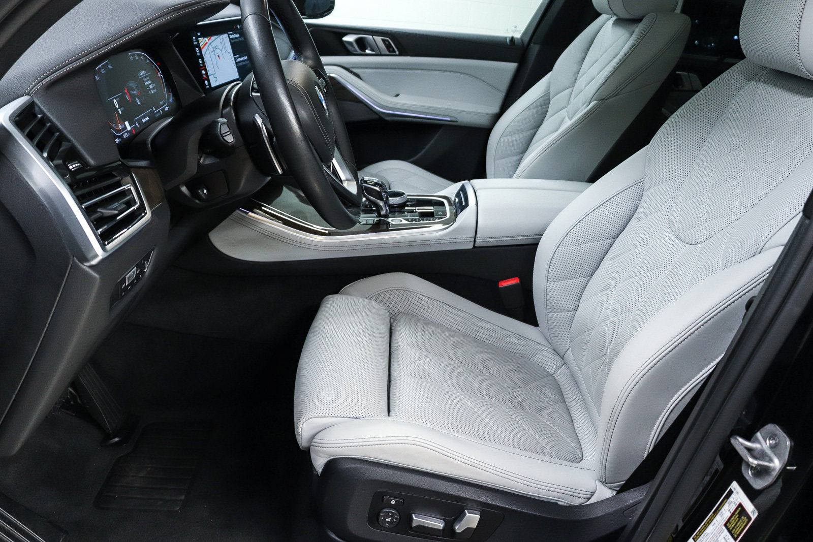 Certified 2023 BMW X5 sDrive40i w/ Executive Package RWD image 17