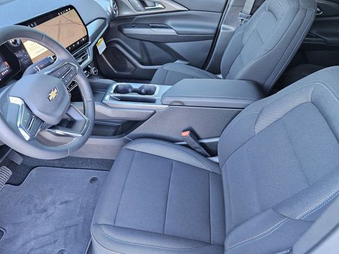 New 2026 Chevrolet Equinox EV LT image 15