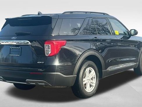Used 2023 Ford Explorer XLT AWD/4WD image 13