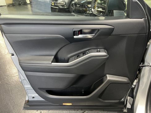 Used 2021 Toyota Highlander XSE image 28