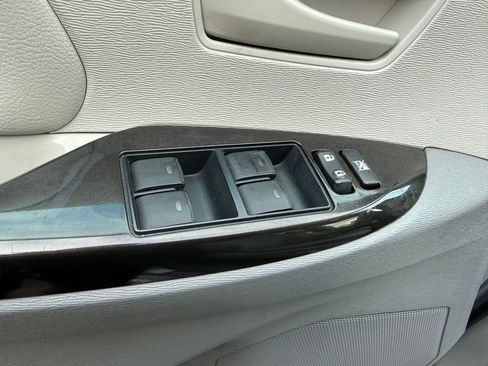Used 2014 Toyota Sienna LE image 10