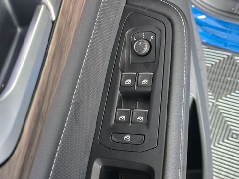 Used 2025 Volkswagen Atlas SEL AWD/4WD image 20