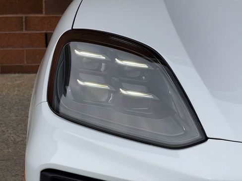 New 2026 Porsche Cayenne E-Hybrid Coupe AWD/4WD image 12