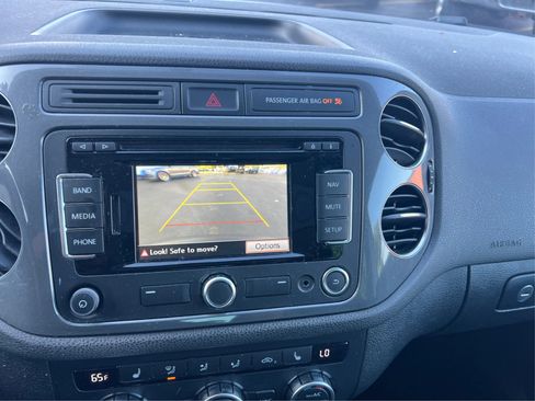 Used 2013 Volkswagen Tiguan SEL FWD image 30