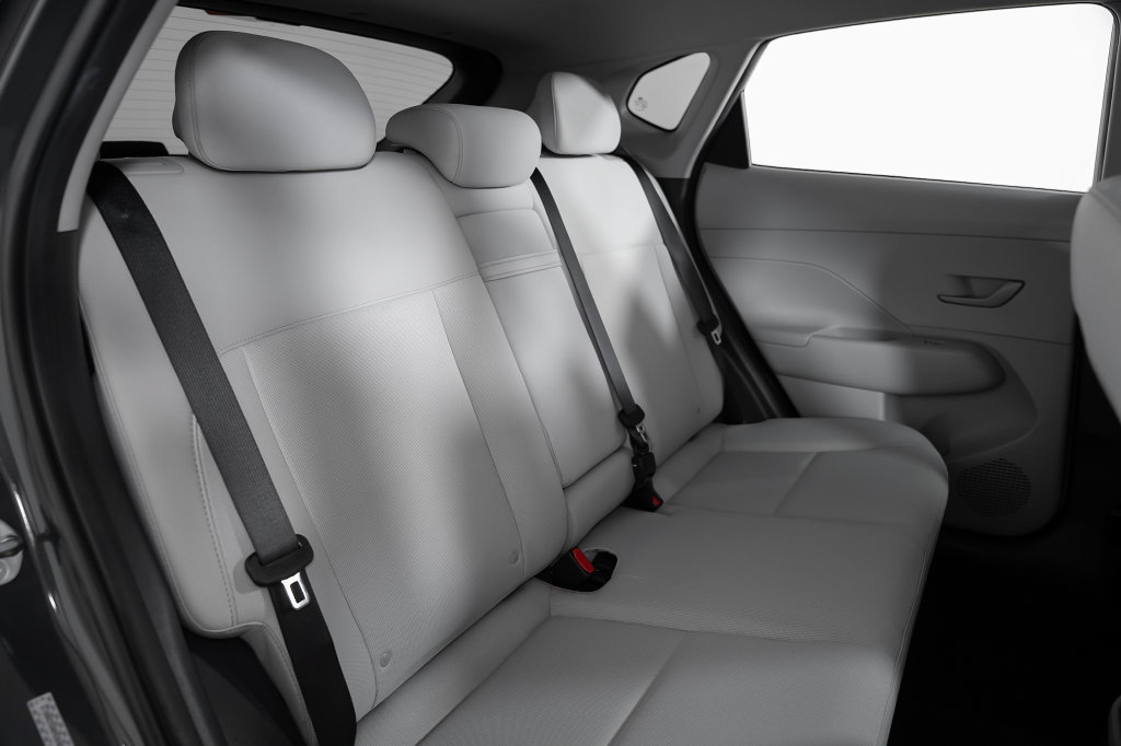 Certified 2025 Hyundai Kona SEL FWD image 23