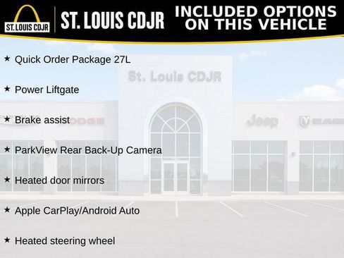 Used 2023 Chrysler Pacifica Touring-L FWD image 4
