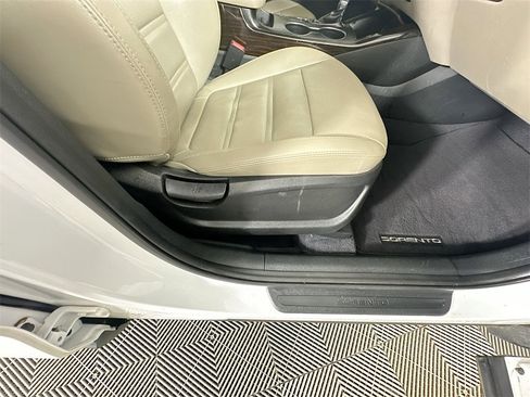 Used 2020 Kia Sorento EX image 24