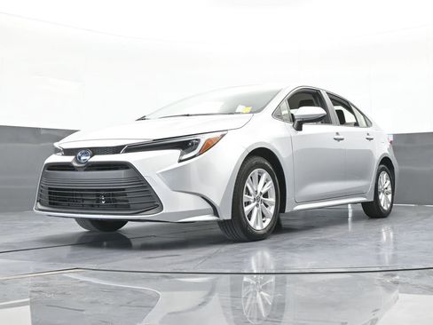 Used 2024 Toyota Corolla LE w/ LE Convenience Package image 44