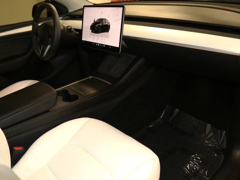 Used 2023 Tesla Model Y Long Range AWD/4WD image 74