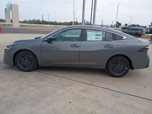 New 2026 Nissan Sentra SV w/ SV Convenience Package FWD image 4
