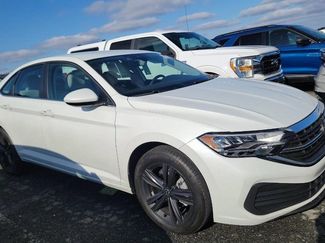 Used 2024 Volkswagen Jetta SE video 1