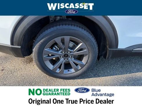 Certified 2022 Ford Explorer XLT w/ Equipment Group 202A image 28