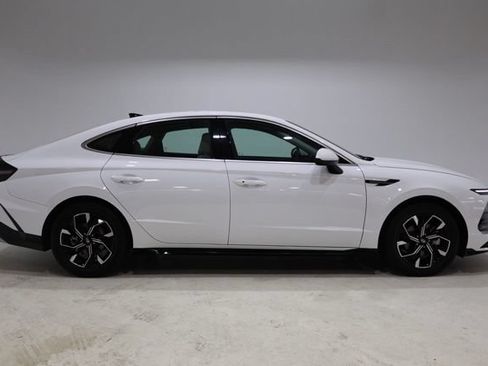 Used 2025 Hyundai Sonata SEL FWD image 8