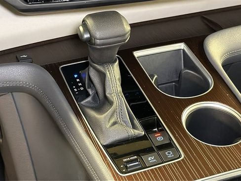 Used 2024 Toyota Sienna LE image 21