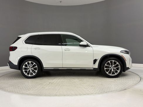 Used 2024 BMW X5 sDrive40i w/ Parking Assistance Package RWD image 8