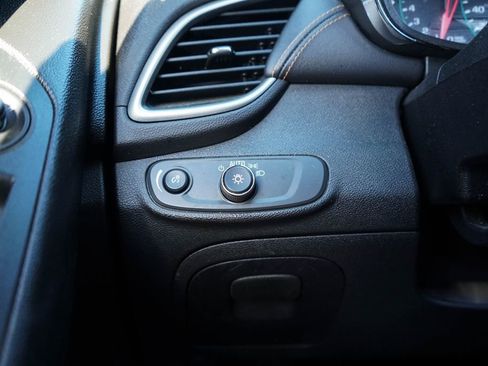 Used 2019 Chevrolet Trax LS image 28