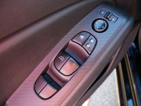 Used 2024 Nissan Altima 2.5 SV image 24