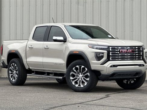 New 2026 GMC Canyon Denali image 2