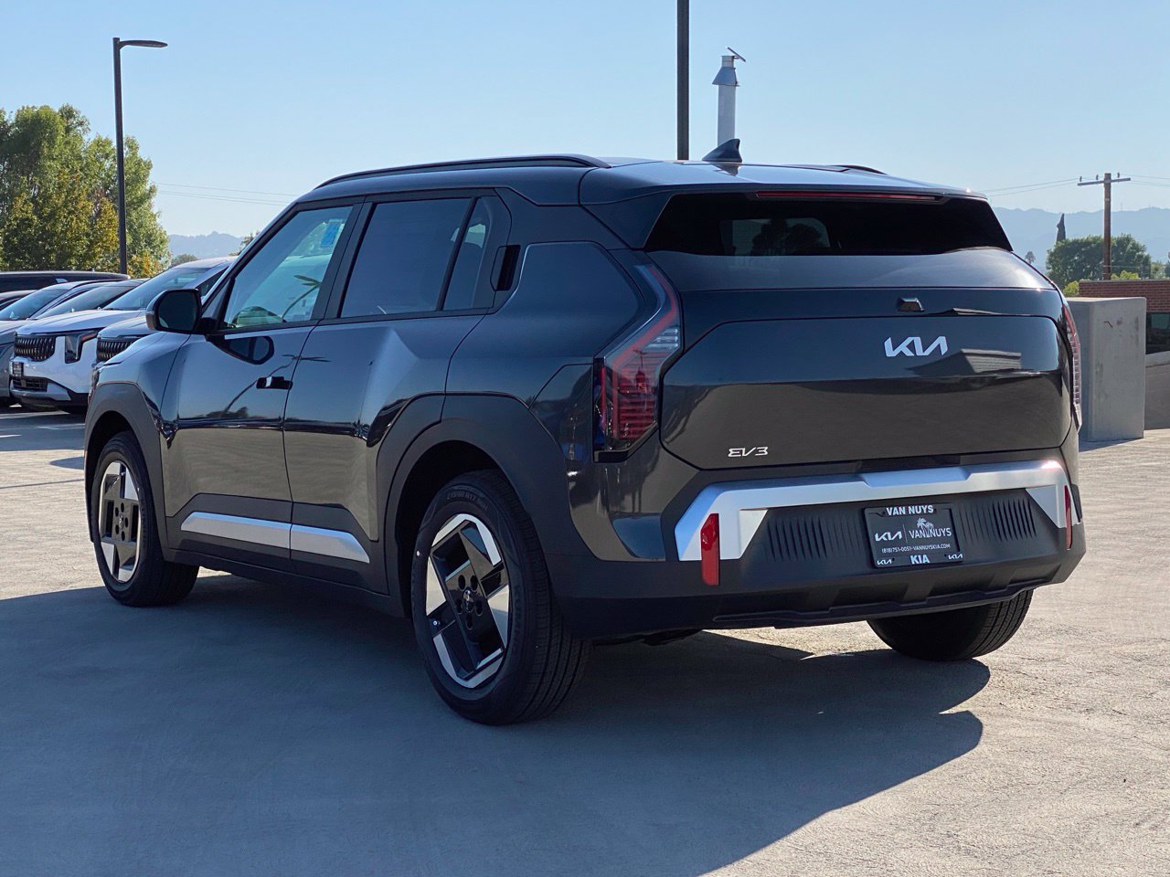 New 2027 Kia EV3 Wind FWD image 6